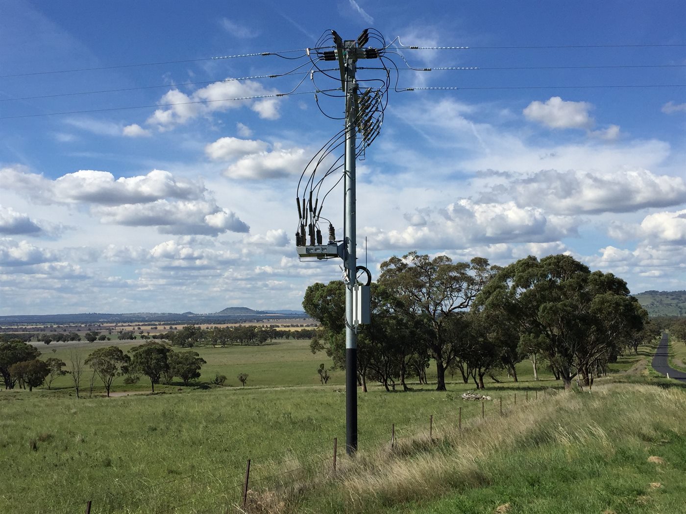 Outdoor Pole-Mounted VCB